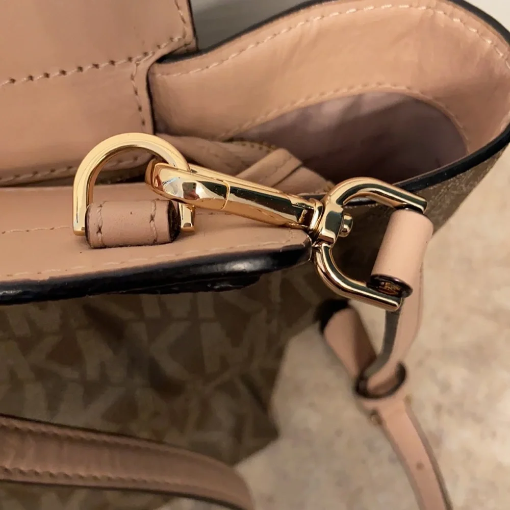 Michael Kors like new