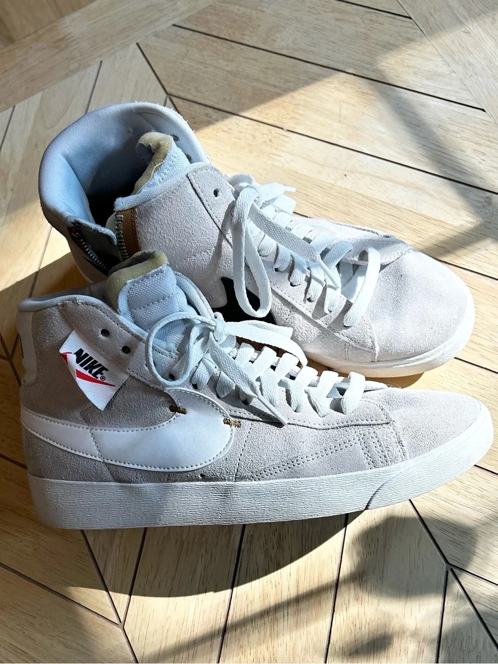 Nike suede mid