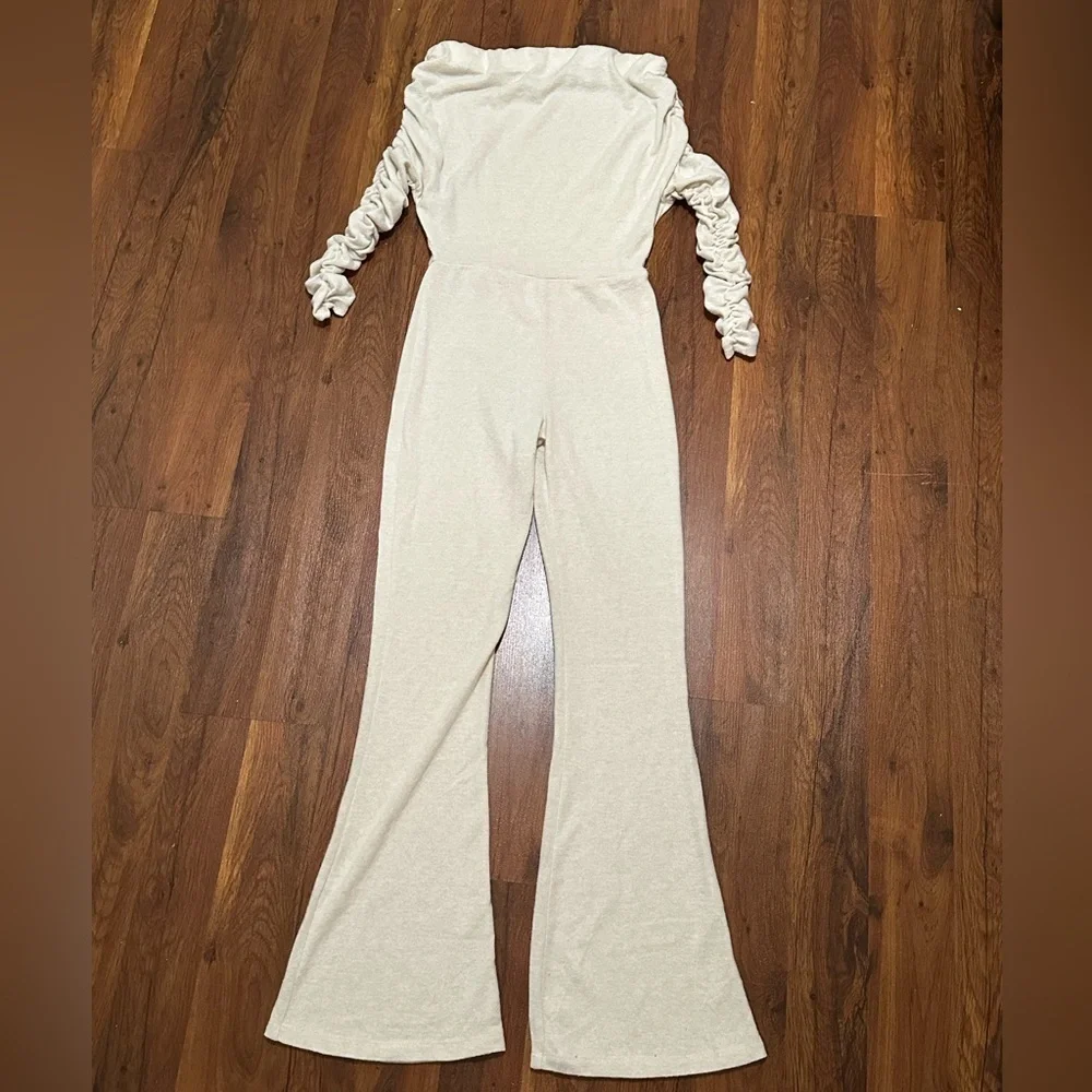 Fashion Nova chic off