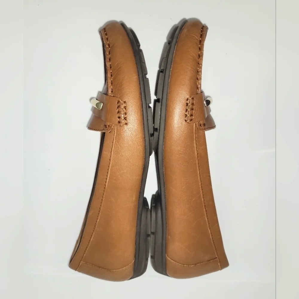 Naturalizer step into