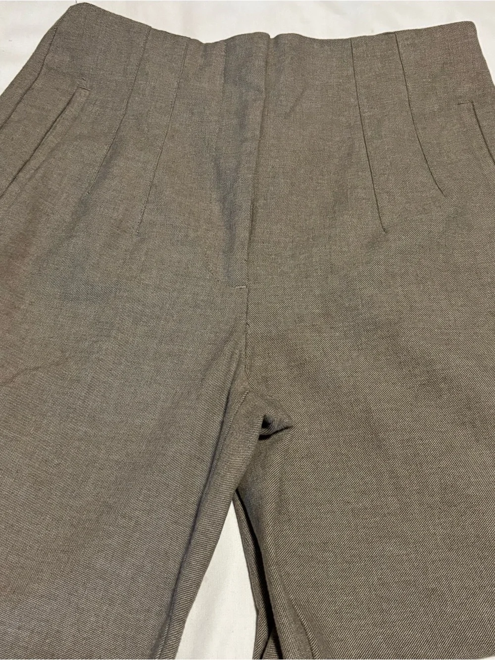 Zara Women’s Medium High Waisted Straight Leg Pleated Dress Pants Gray