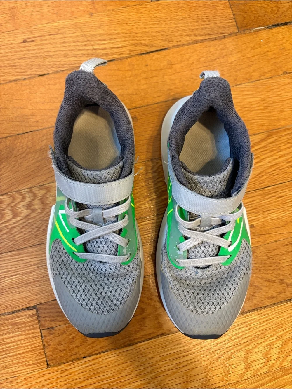 New Balance light gray