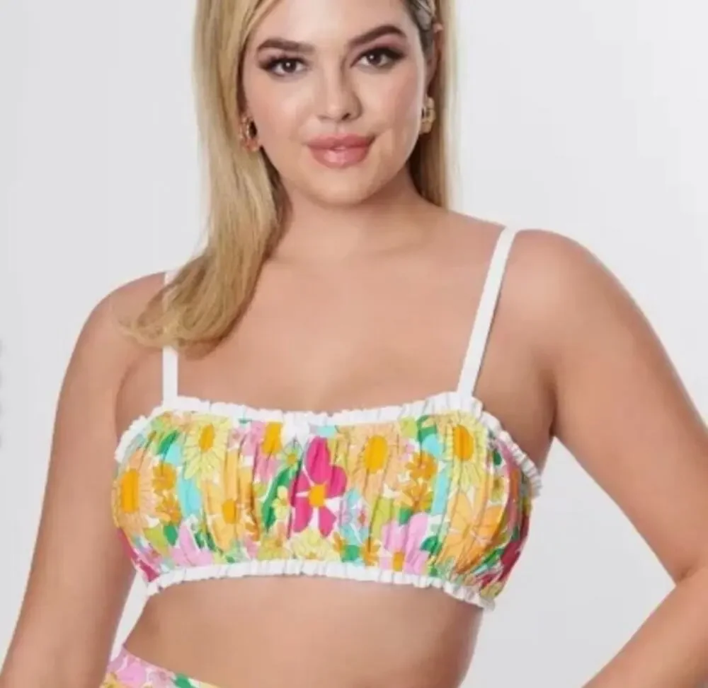 Unique Vintage 1970’s Bright Floral Ruffle Bikini Top 3X 20 NWT