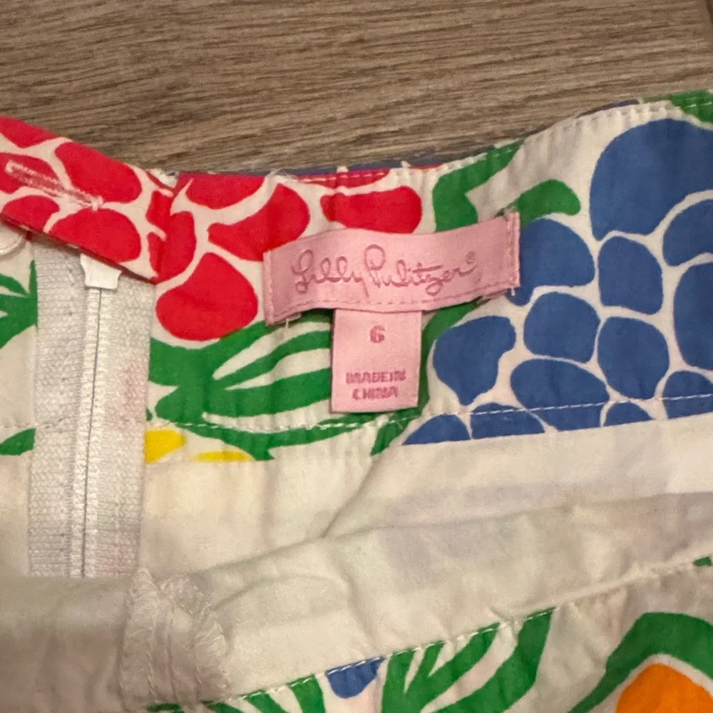 Lilly Pulitzer reposhing this