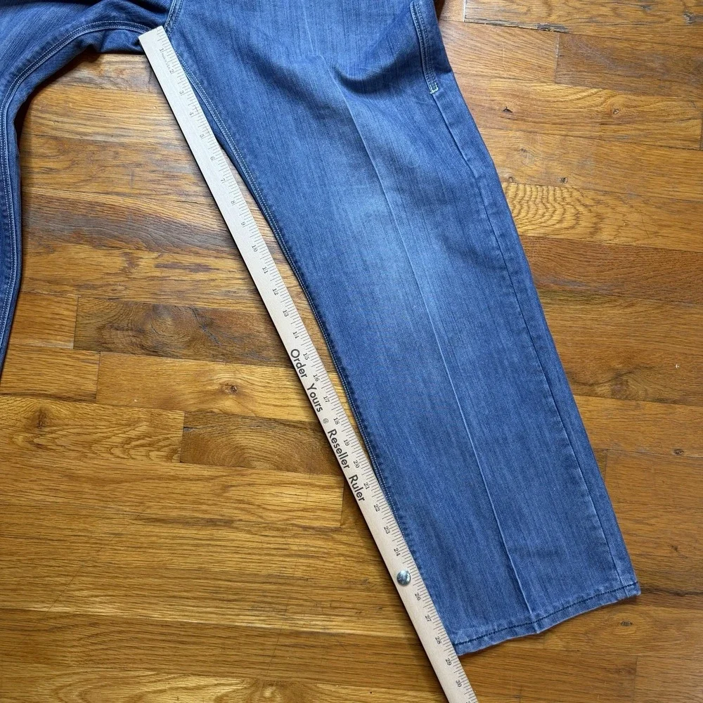Levis levi 569