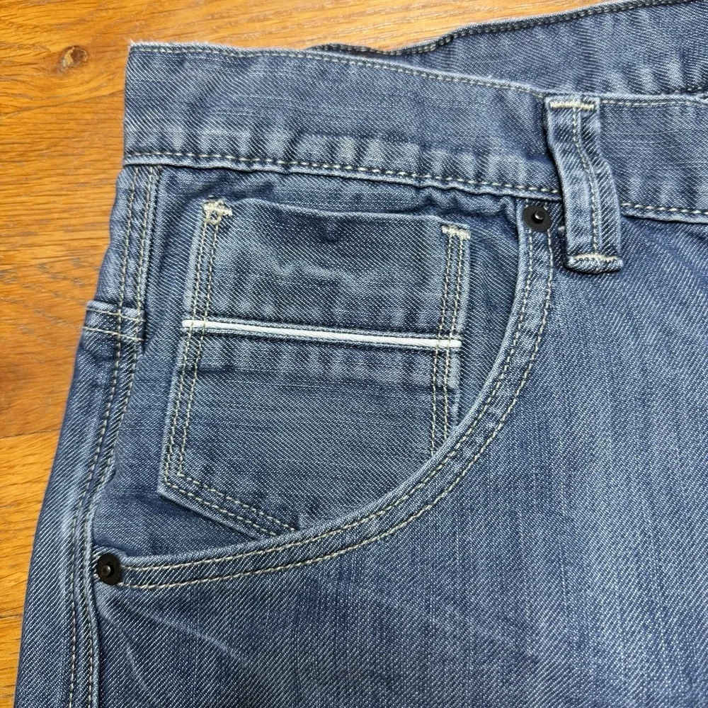 Levis levi 569