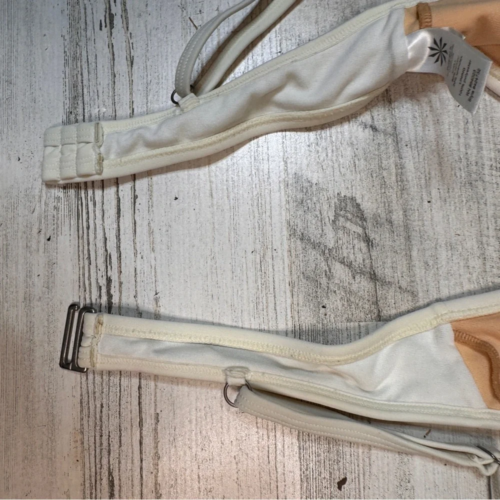 Athleta fully adjustable