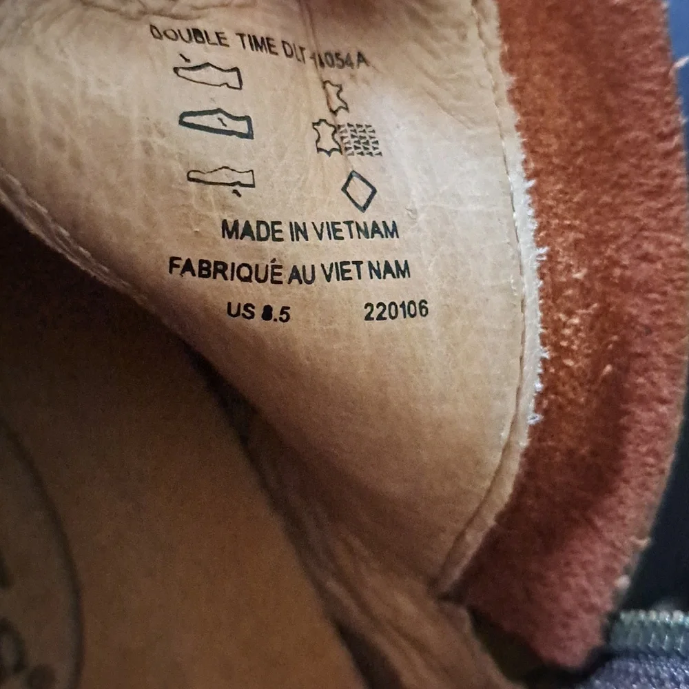 Taos Footwear trending luxury