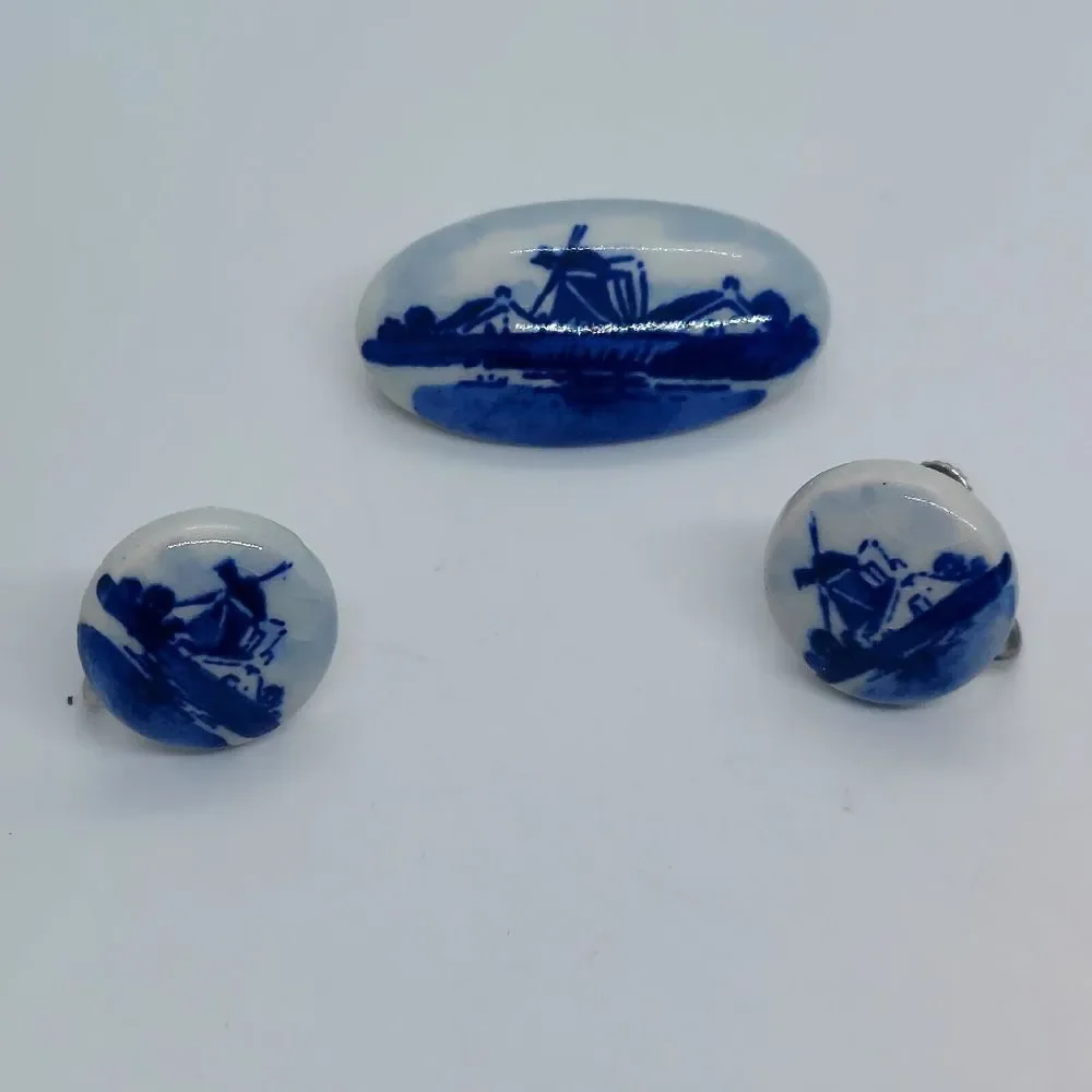 Vintage Delft Blue Ceramic Brooch and Screwback Earring Set‎ Windmill Scene
