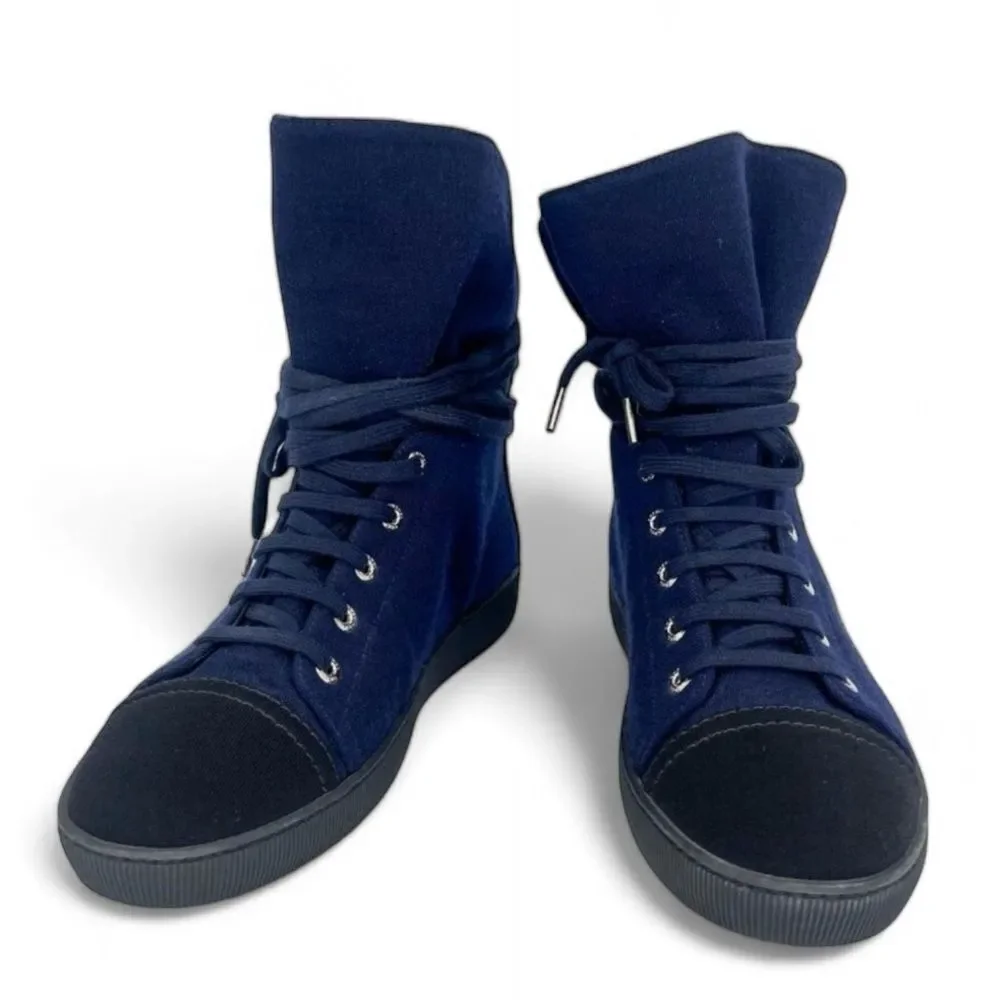 CHANEL signature pair