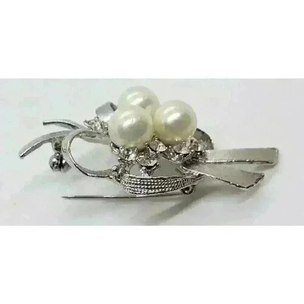Vintage this brooch