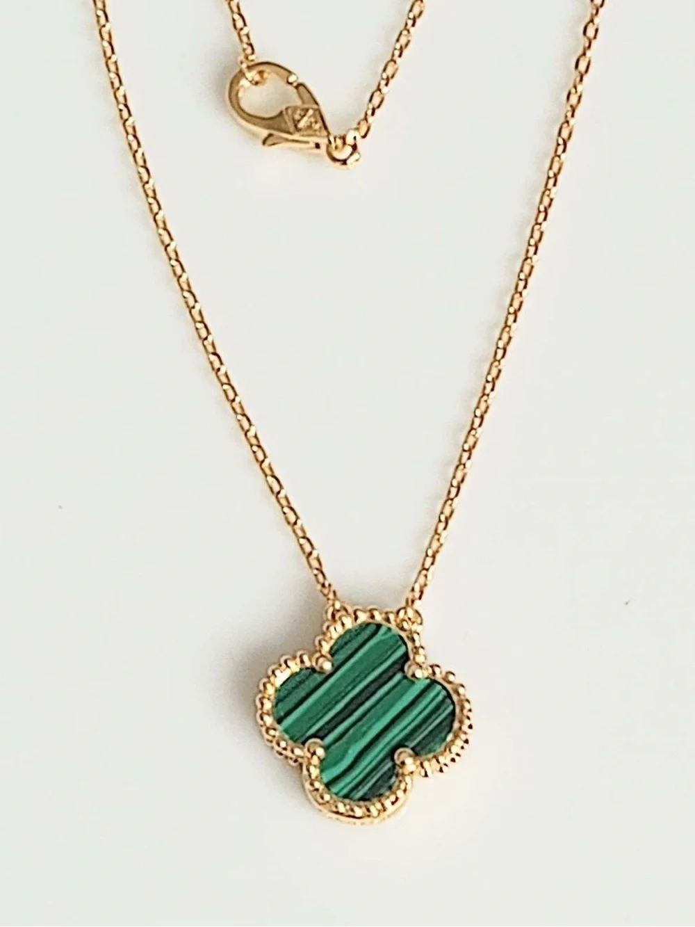 18k Yellow Gold-Plated Clover Pendant Necklace with 15mm Green Malachite