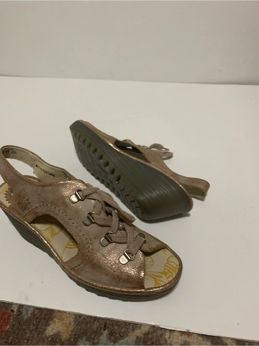 Fly London YlfaWedge Sandals Metallic Leather Brushed Lace Up EU 39‎