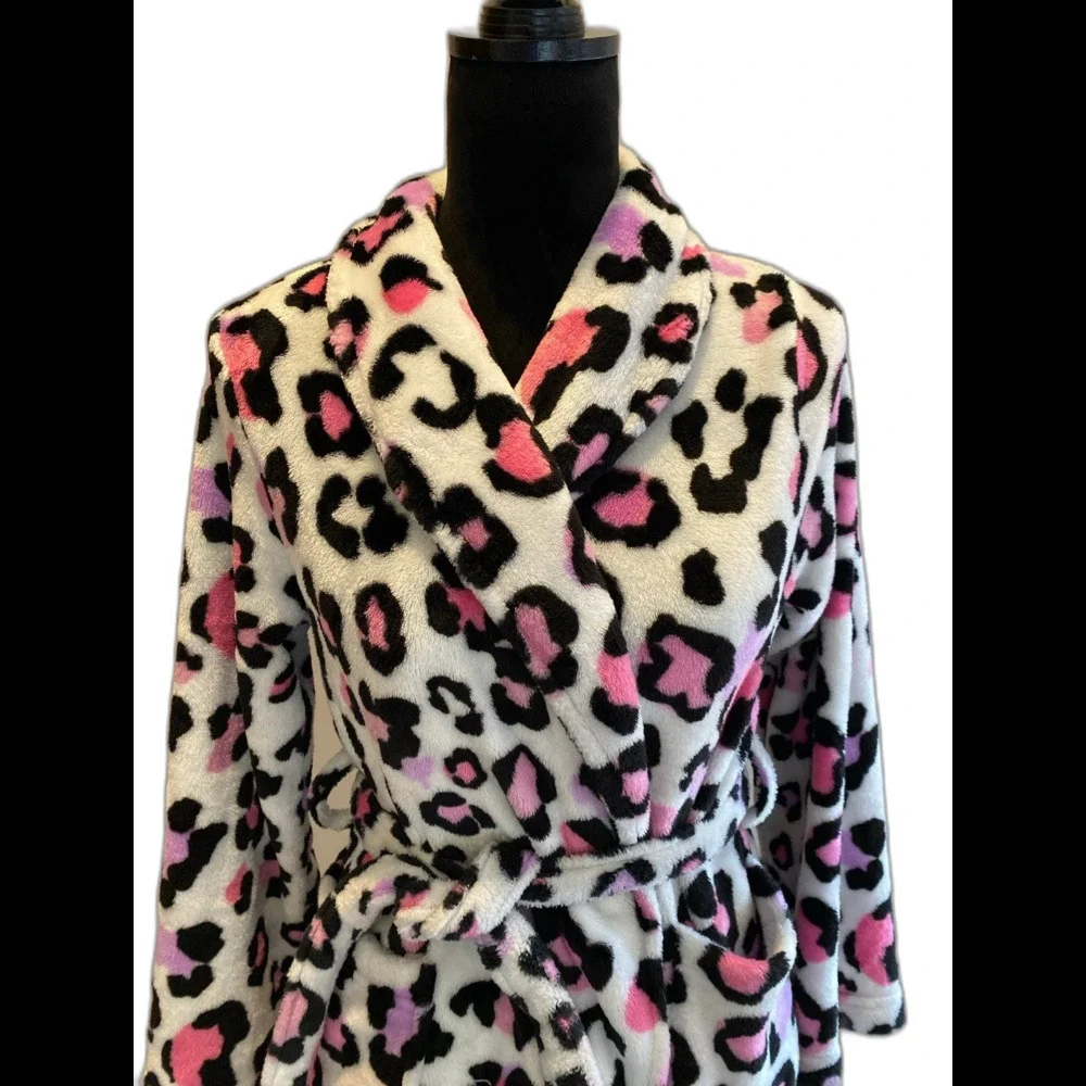 Girls Robe Leopard Pink & Purple Print Size 14 to 16 Super Soft‎ Has Pockets!