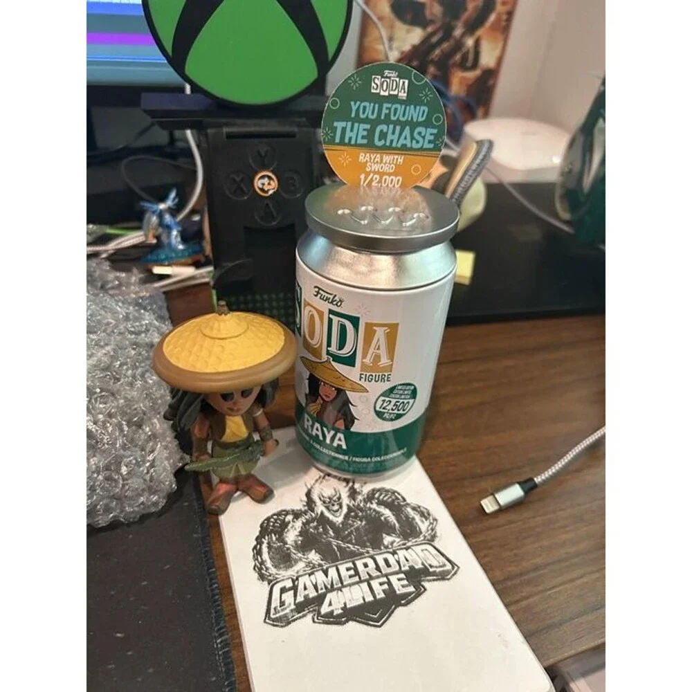 Funko Soda - Disney Raya Chase Figure with sword and additional Cap