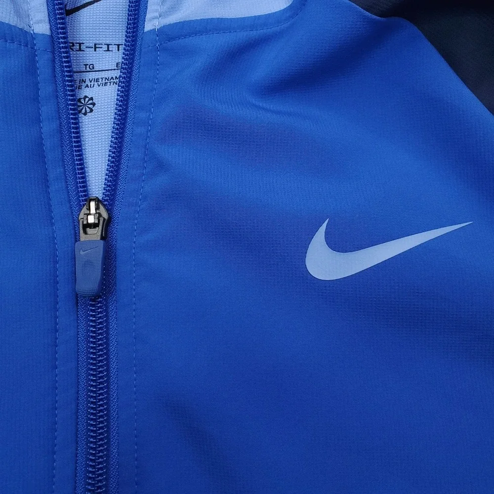 Nike jacket boys