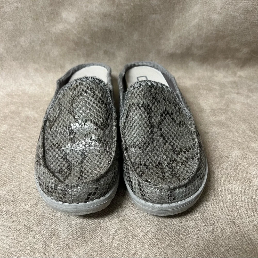Hey Dude Women’s Size 5 Lexi Grey Snakeskin Slip On Loafer
