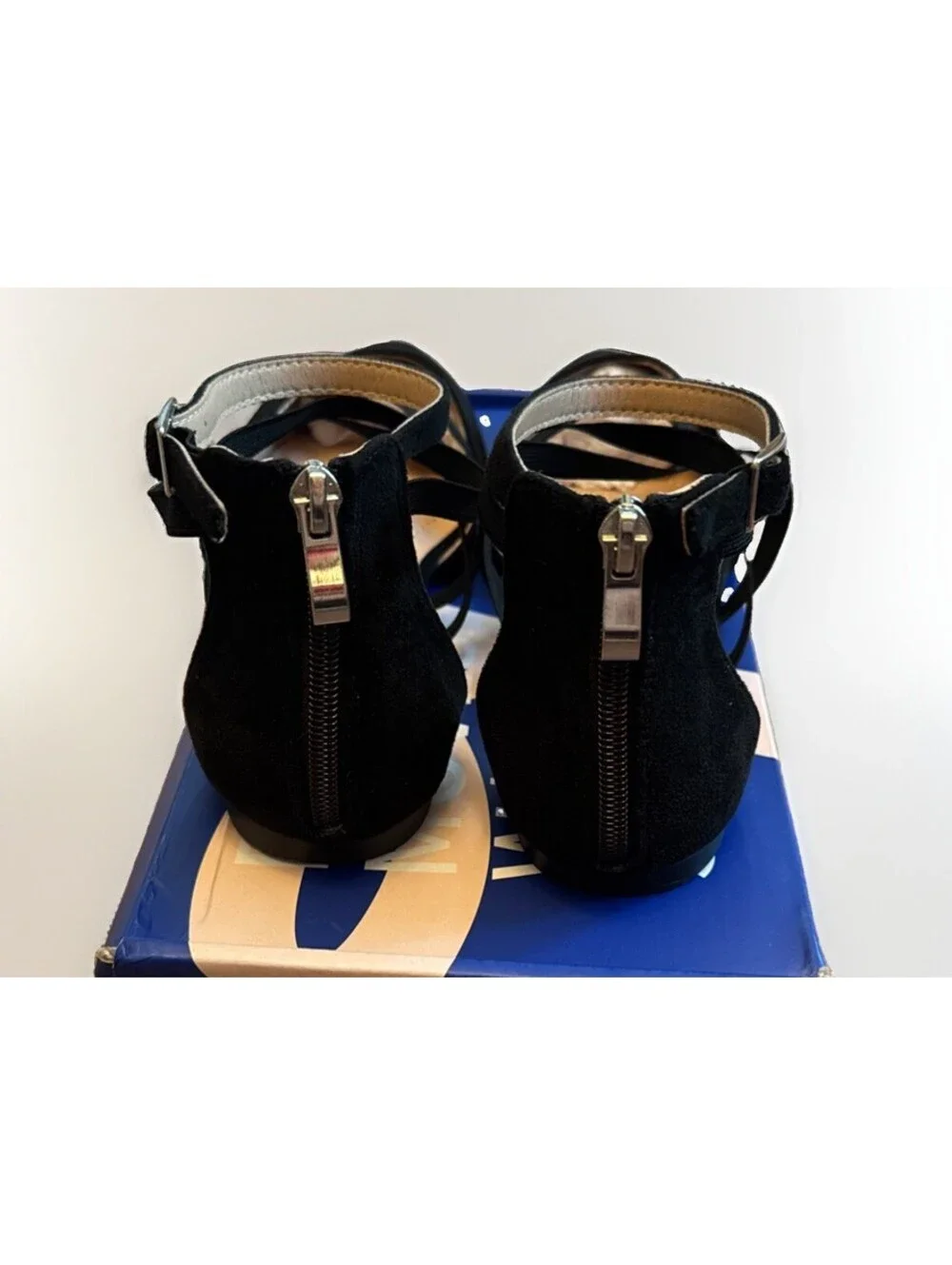 New In Box Trary Women's Strappy Suede Black Flats Pointed Toe Shoes Size 9