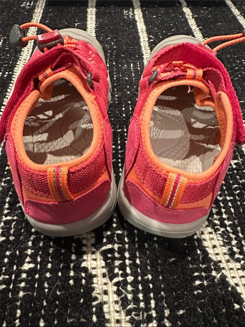 Keen excellent worn