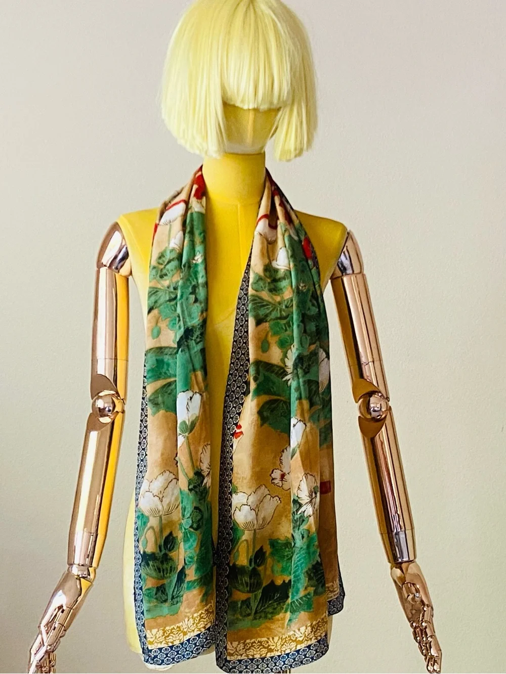 The metropolitan Museumyy of Art Ailk Floral Silk  Vintage scarf
