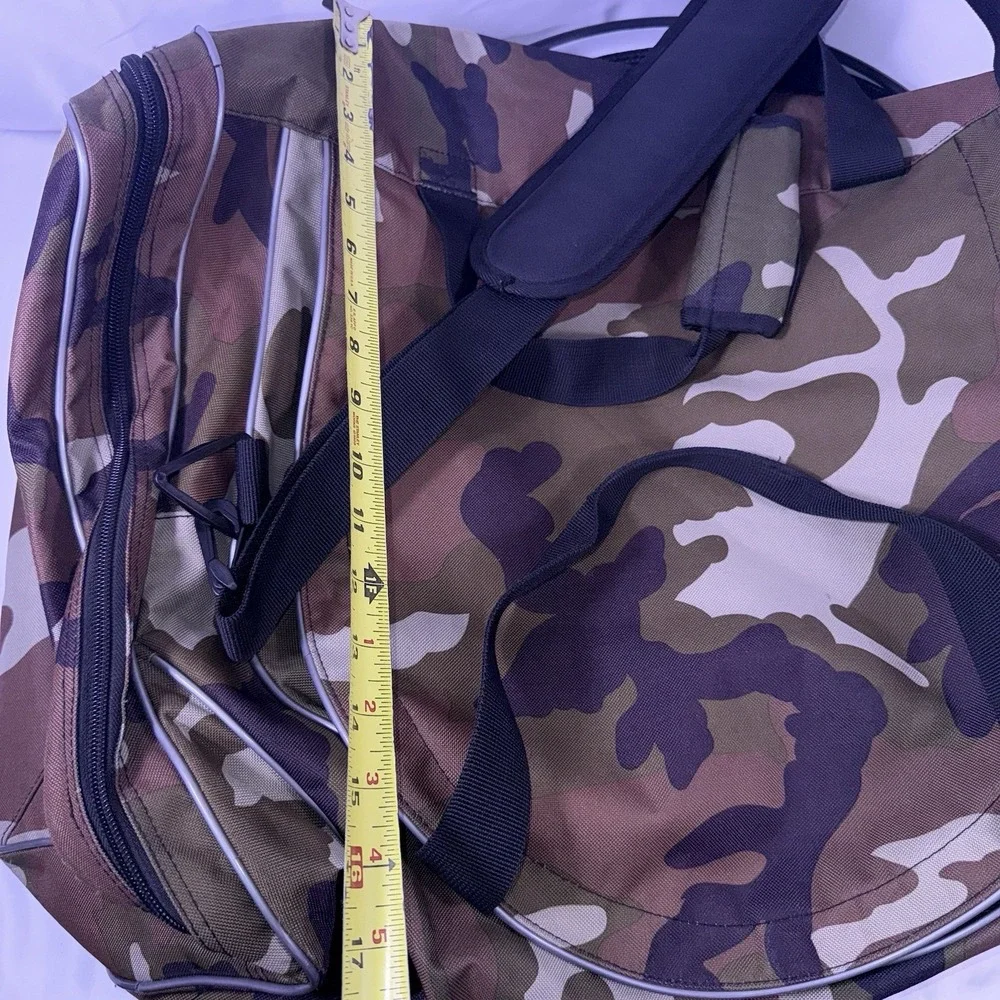 Vintage Y2k REEBOK Camo Nylon Duffle Gym Carry-On Luggage Bag Black Green