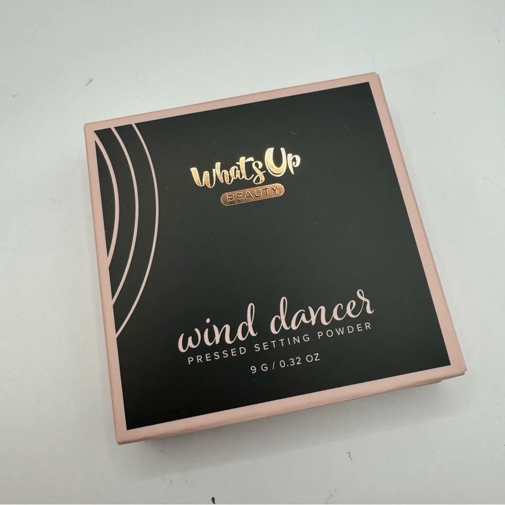 NEW What’s Up Beauty Wind dancer pressed setting powder LIGHT