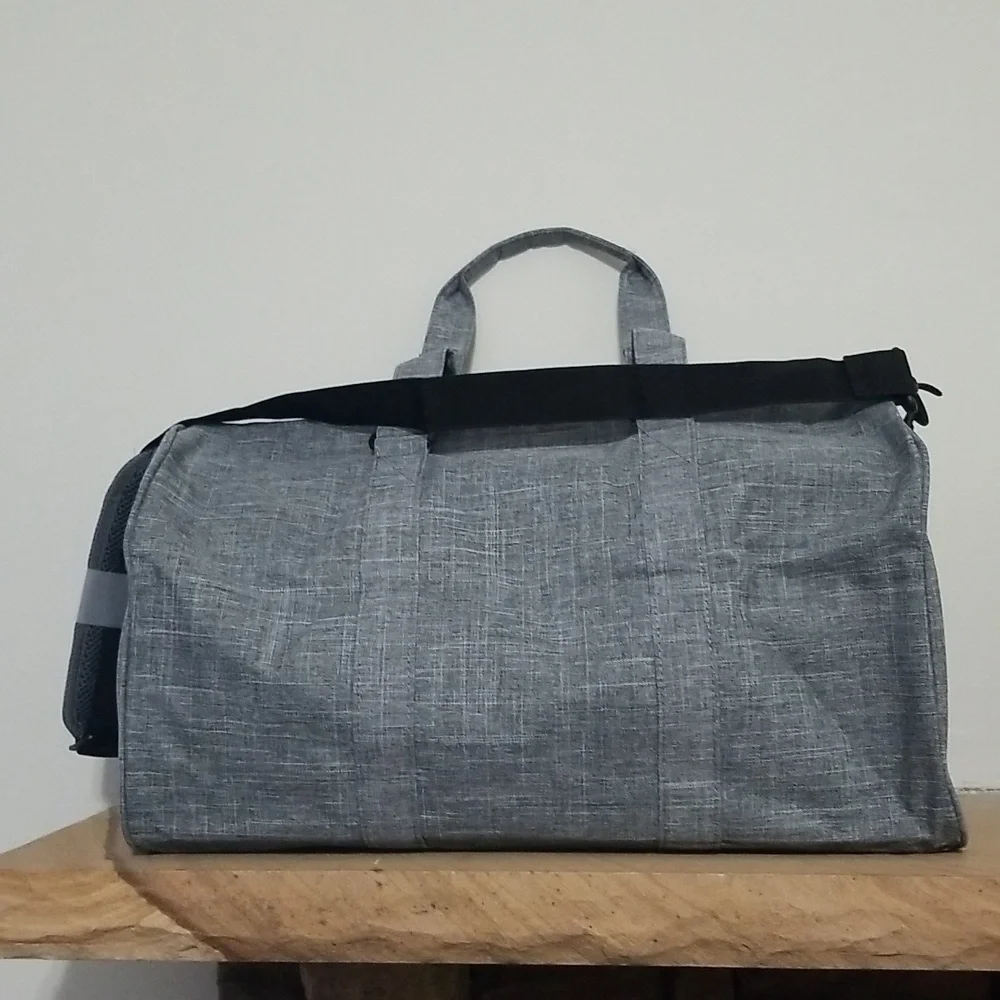 NEW! Herschel supply company duffel bag NWT Price Firm