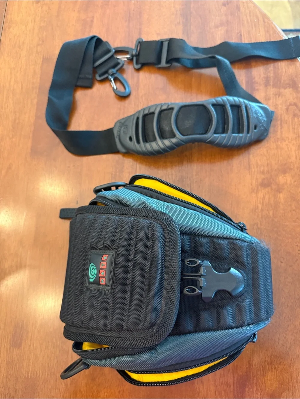 Kata H-10 Black Camera Shoulder Strap with Padded Comfort Grip