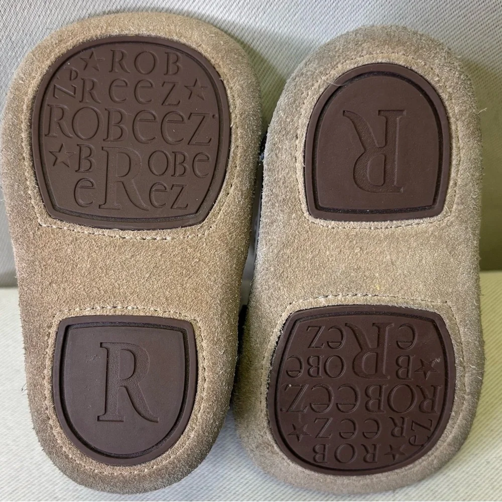 Robeez shoes see