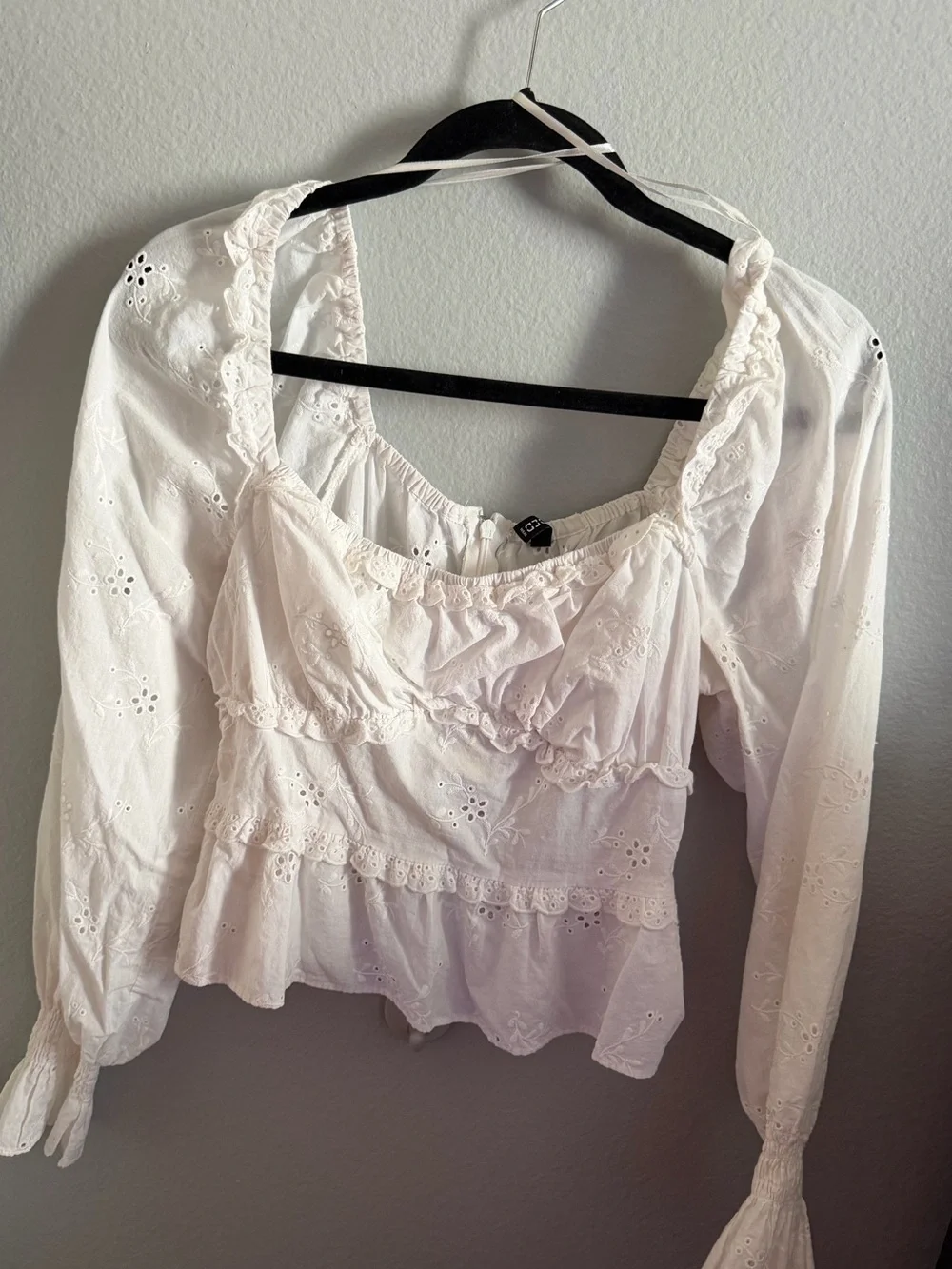 H&M White Eyelet Peasant Blouse