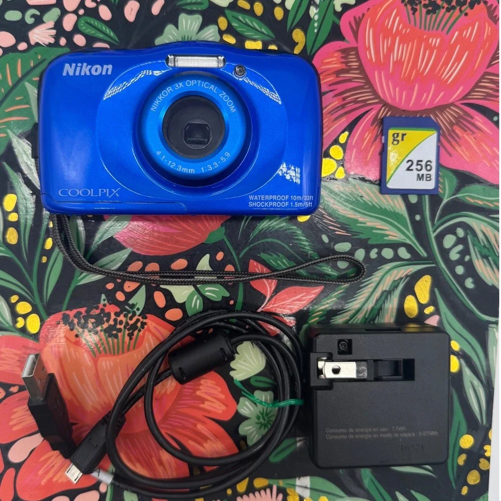 Nikon coolpix s33