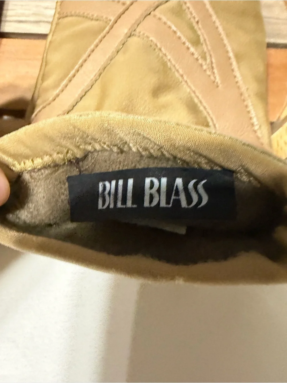 Bill Blass Women’s Tan/Brown Driving Gloves