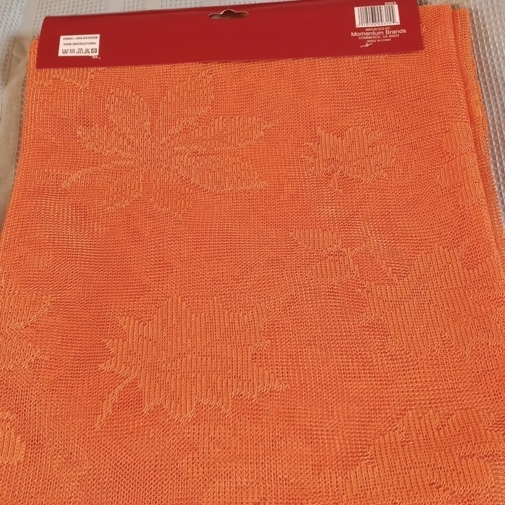 Momentum Brands lace table