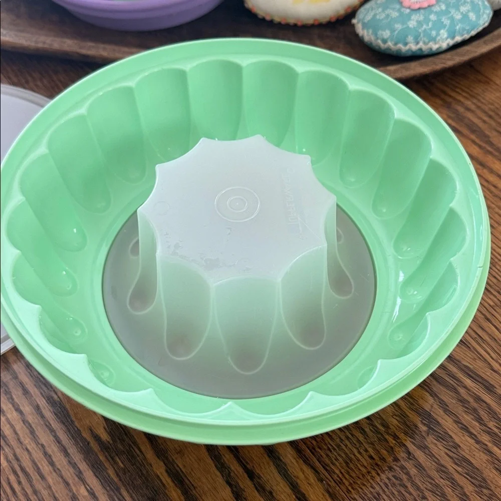 Tupperware very good