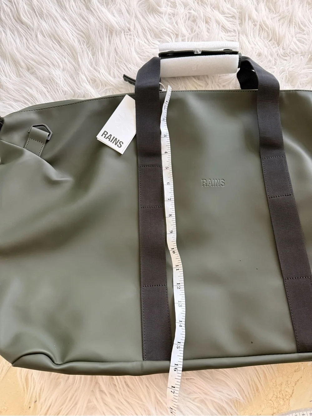 Rains 8” carrying