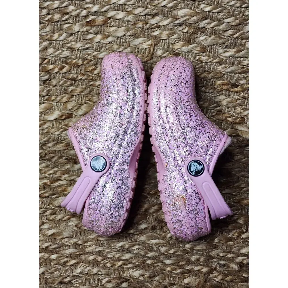 CROCS product pair