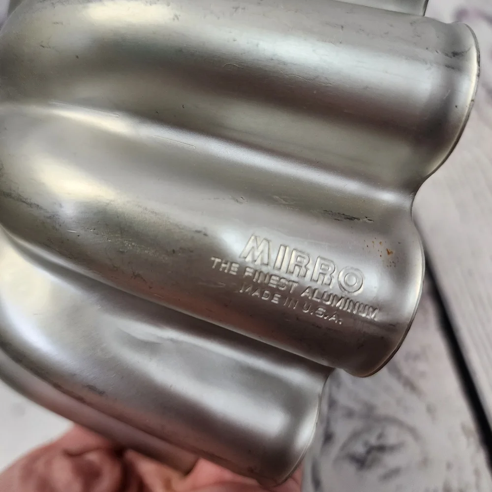 Mirro vintage mold