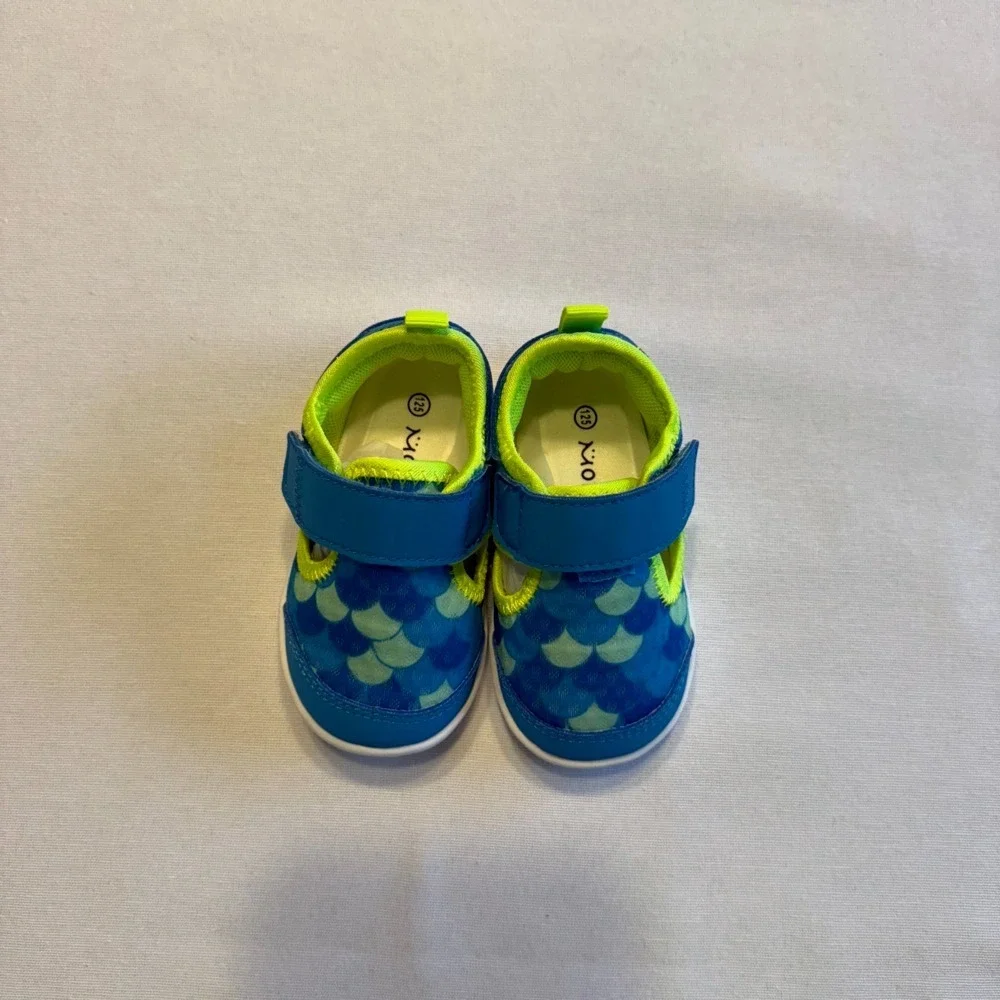 Morendl Toddler Sneakers Size 5.5-6 – Blue Green Mermaid Scale Print Velcro  NWT