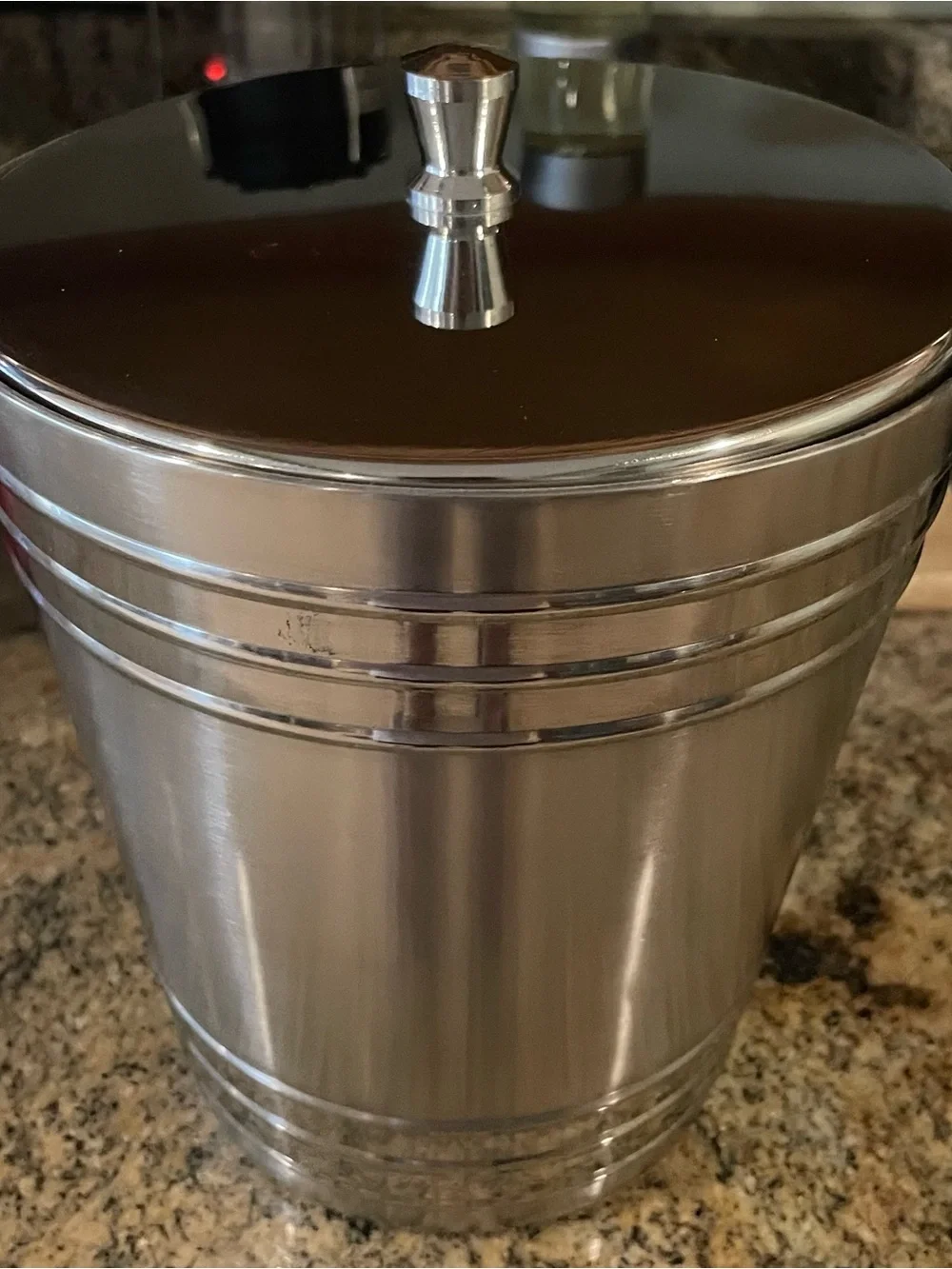 Oggi ice bucket