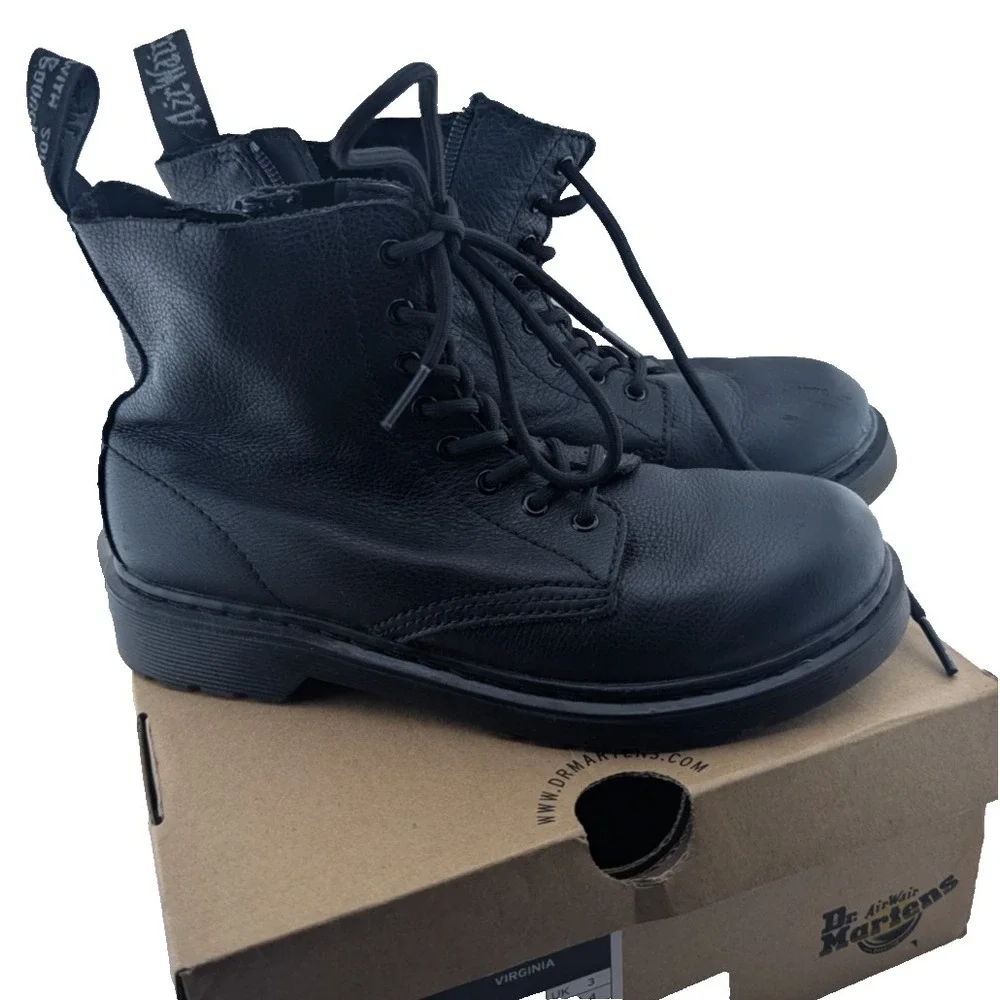 Dr Martens Size 4Y Black AirWair JY004 Boots bouncing Soles 1460 Pascal 24824001
