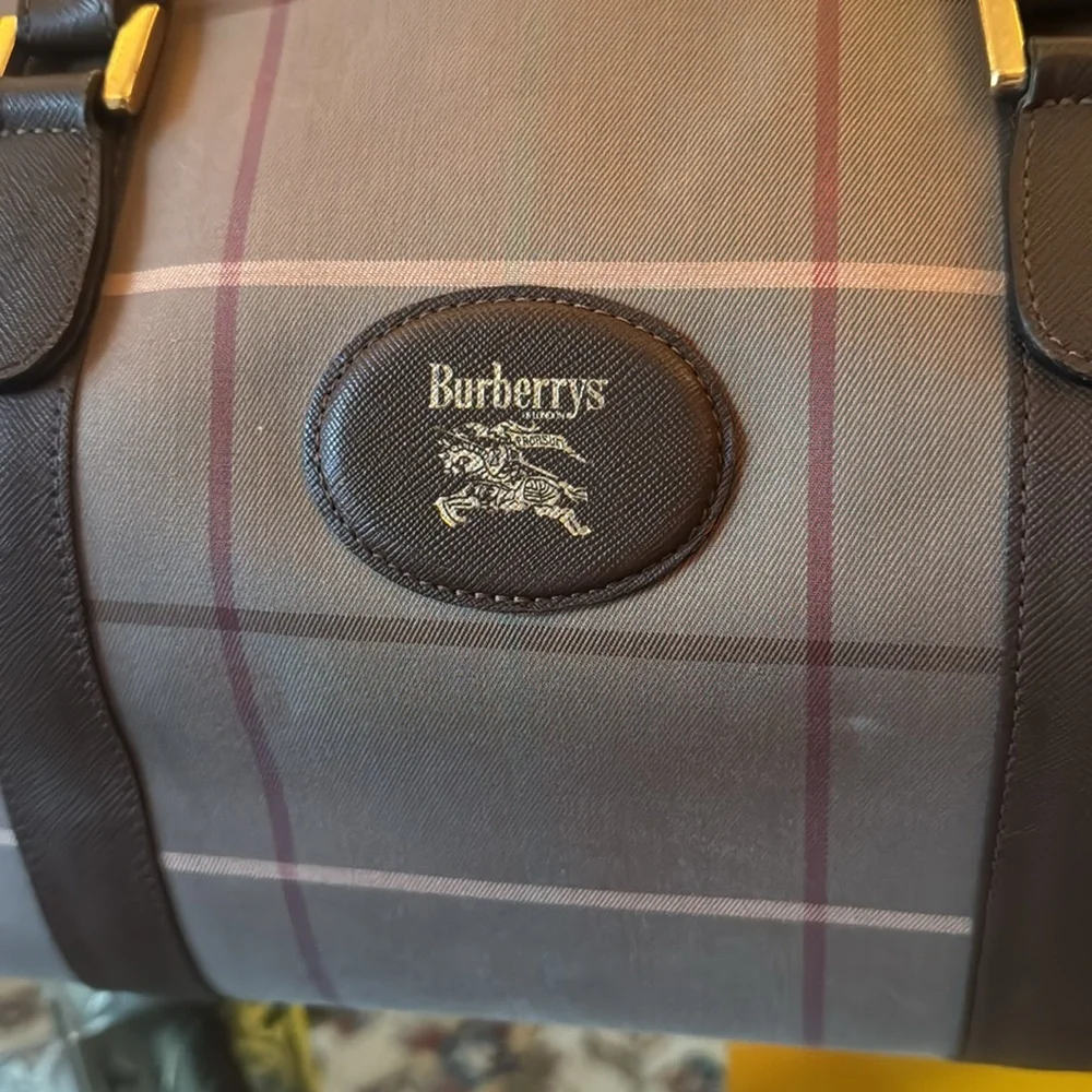 Burberry elegant duffel