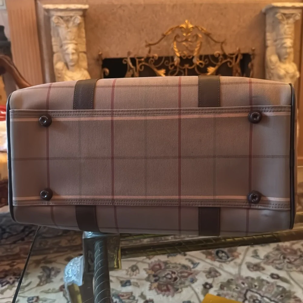Burberry elegant duffel