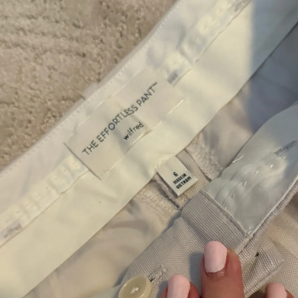 Aritzia elegant trousers