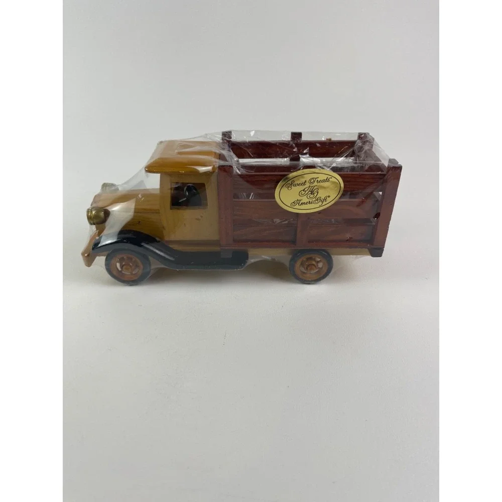 Wooden Ships vintage scale