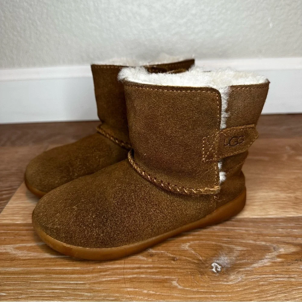 UGG size color