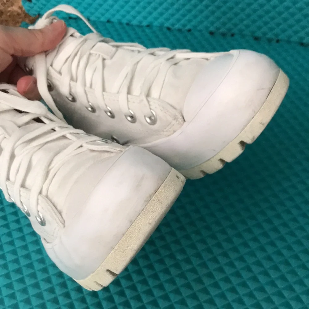 Converse women chuck