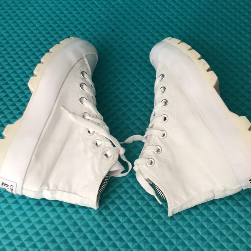 Converse women chuck