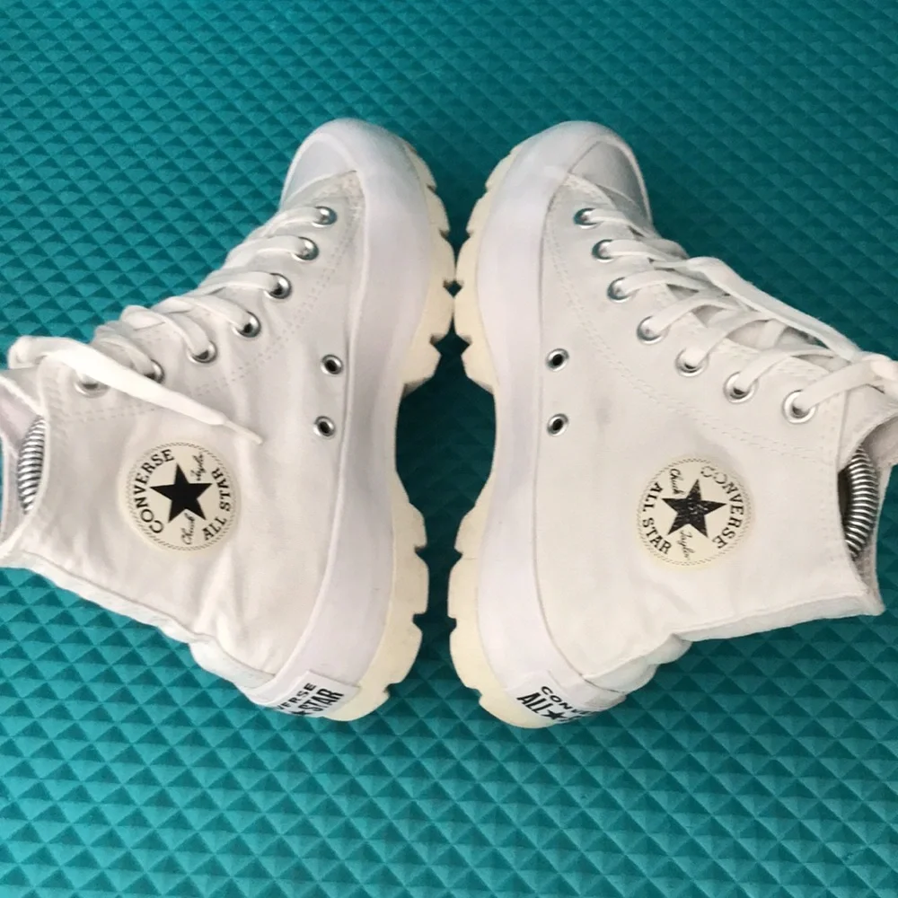 Converse women chuck