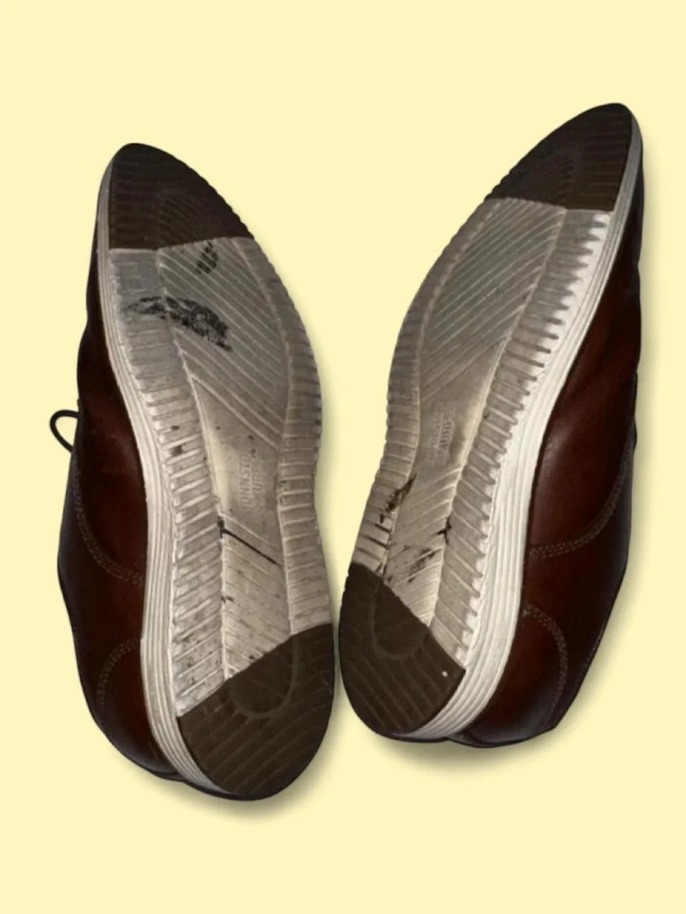 Johnston & Murphy sleek leather