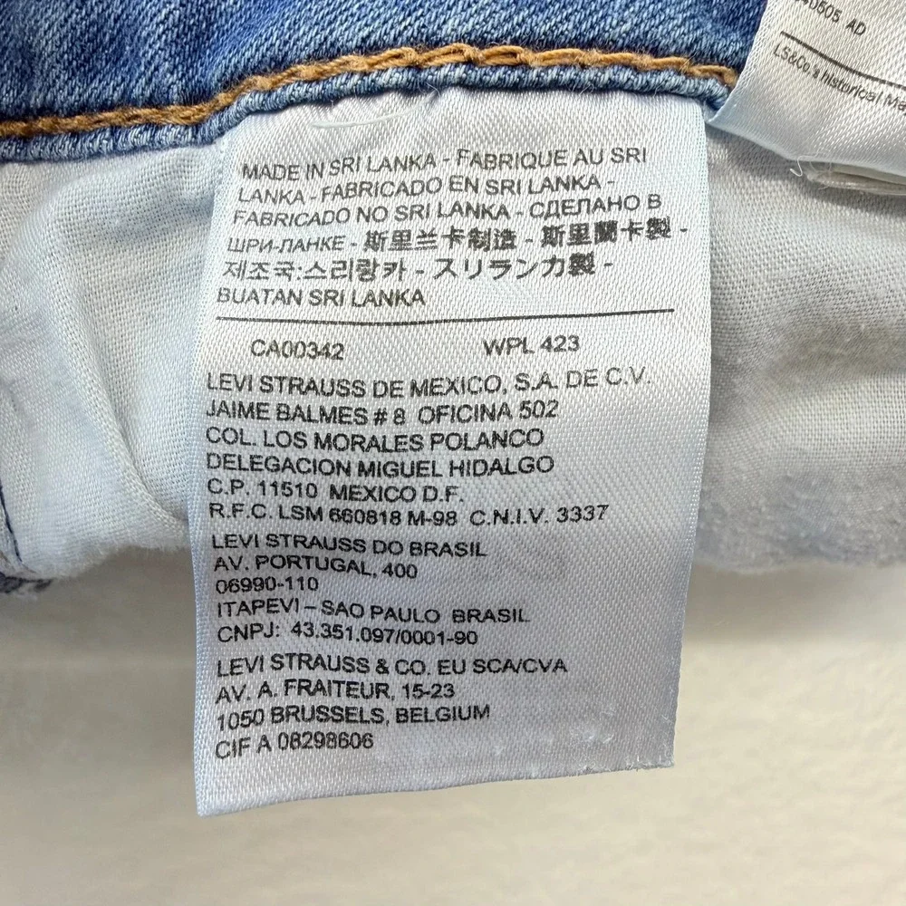Levis excellent preowned